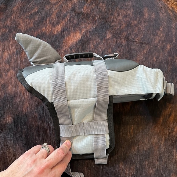 Shark Fin Dog Life Jacket - Picture 3 of 8